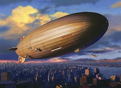 LZ129 Hindenburg Blimp -- Plastic Model Airplane Kit -- 1/720 Scale -- #04802